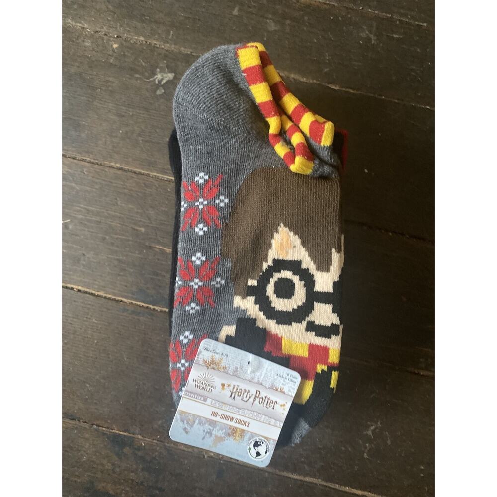 Harry Potter 6 Pairs Ankle Socks Women's No-Show Pack Hogwarts Snitch Gryffindor